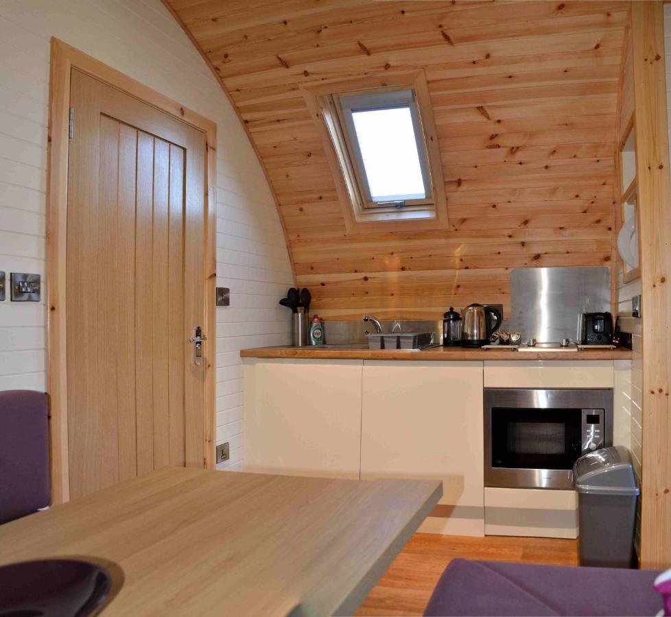 Seaview Pod And Hot Tub Villa Балачулиш Екстериор снимка